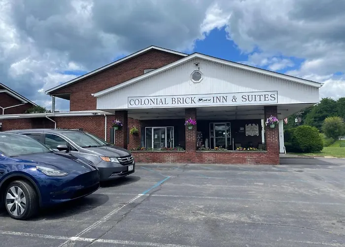 Colonial Brick Inn & Suites